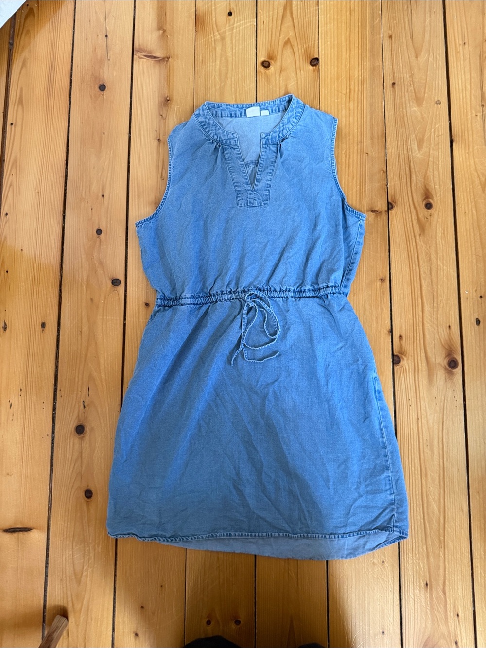 GAP Light Blue Denim Sleeveless Tie-Waist Dress With Pockets Size M